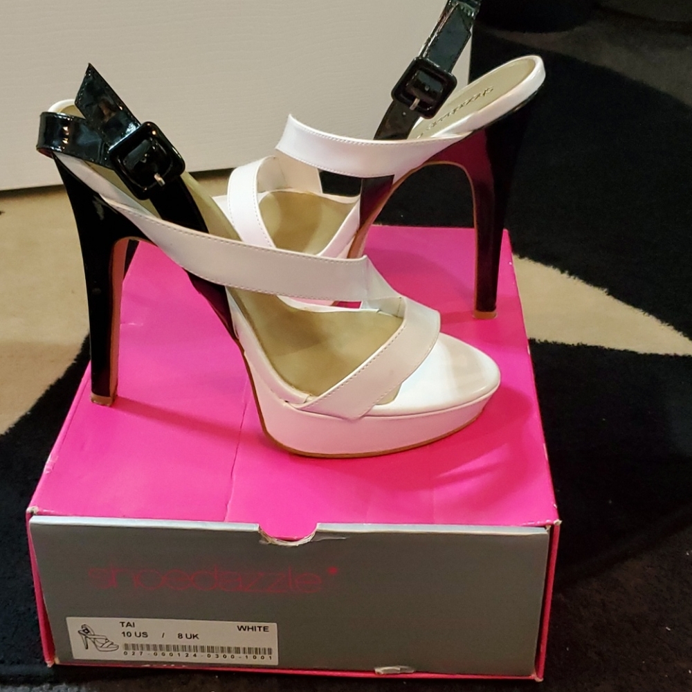 Heels - Picture 2 of 3